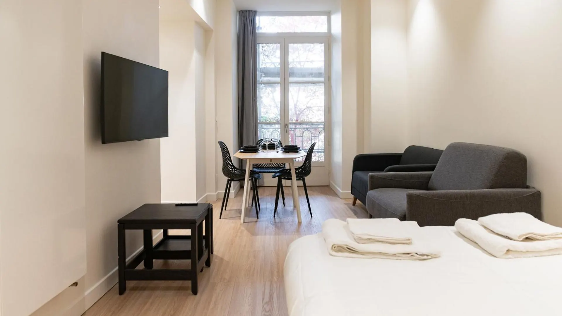 Croix Paquet - Appartements A Lyon 0*,