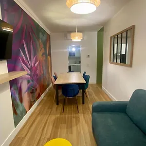https://luxury-apartment-102m2-center-of.fr-paris.fr